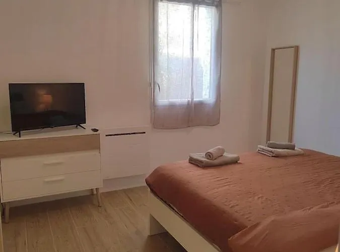 T2 Balneotherapie, Jardin, Parking, Tram, Boulodrome Apartament *