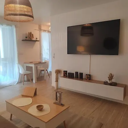 T2 Balneotherapie, Jardin, Parking, Tram, Boulodrome Apartment *