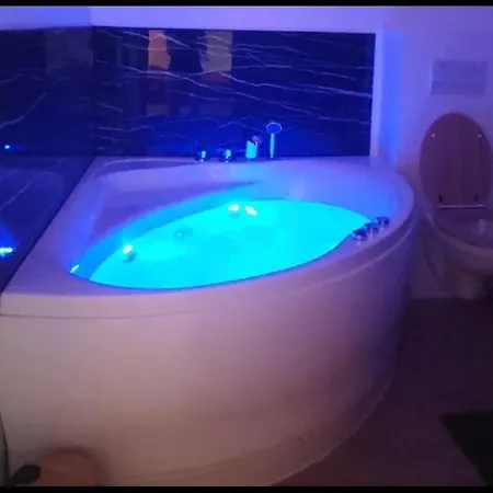 T2 Balneotherapie, Jardin, Parking, Tram, Boulodrome